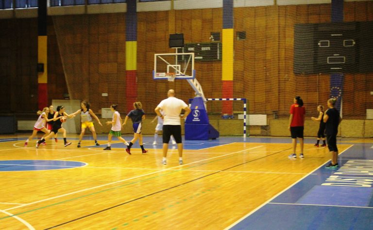 În aceste zile, turneu internațional de baschet în Sala Polivalentă. “Salut iniţiativa organizării la Târgovişte a acestui turneu”