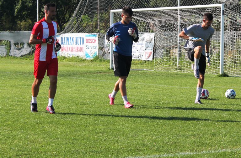 A devenit coleg cu Cristian Bălașa și Răzvan Toboșaru! Cosmin Lunescu, antrenor cu portarii la FC Aninoasa