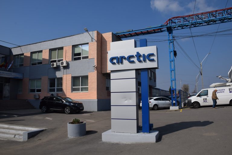 În aproximativ un an, sute de locuri de muncă concentrate în zona Ulmi