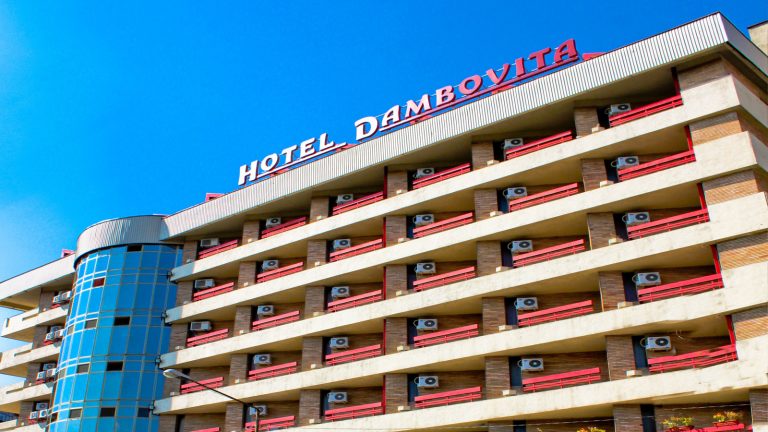 TÂRGOVIŞTE: Toate hotelurile şi pensiunile sunt pline! Ce se întâmplă în oraş