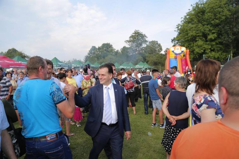 ”Locul meu de muncă este țara” – Ludovic Orban în Dâmbovița | GALERIE FOTO