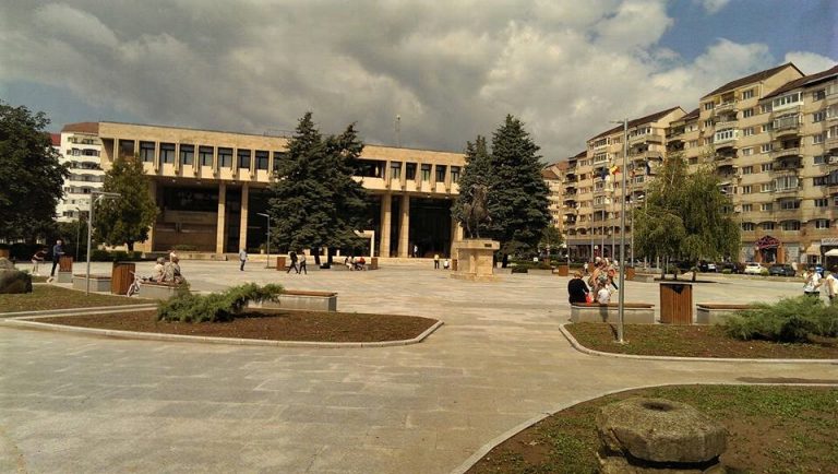 Ziua Imnului la Târgoviște. Eveniment cu proiecție de film și concert, în Piața Mihai Viteazul