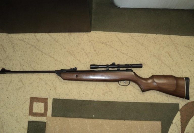 Târgoviștean cercetat pentru că deținea o pușcă de tir cu aer comprimat cu permisul de port armă expirat