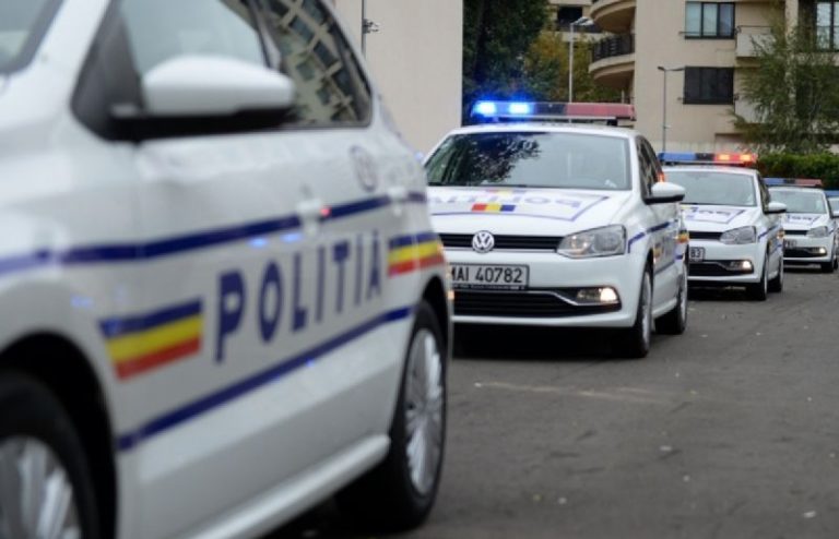 Razie a poliţiştilor în Moreni. Peste 100 de persoane verificate