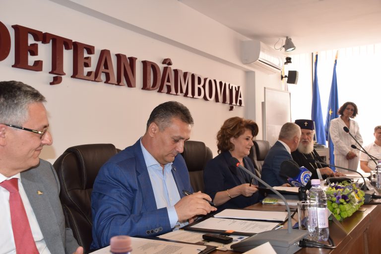 Megaproiect pentru drumuri dâmbovițene, la faza semnării finanțării