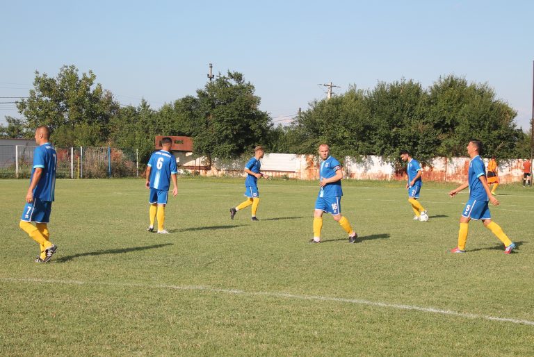 Echipa lui Nelu Radu a zdrobit Bradul Moroeni!