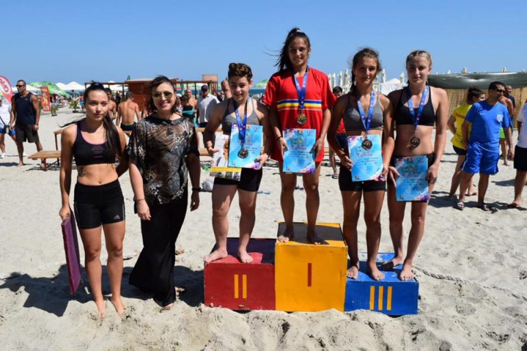 Luptători dâmbovițeni medaliați pe plaja de la Mamaia! Maria Cioclea, vicecampioană națională la juniori. “Suntem mulțumiți de rezultate”