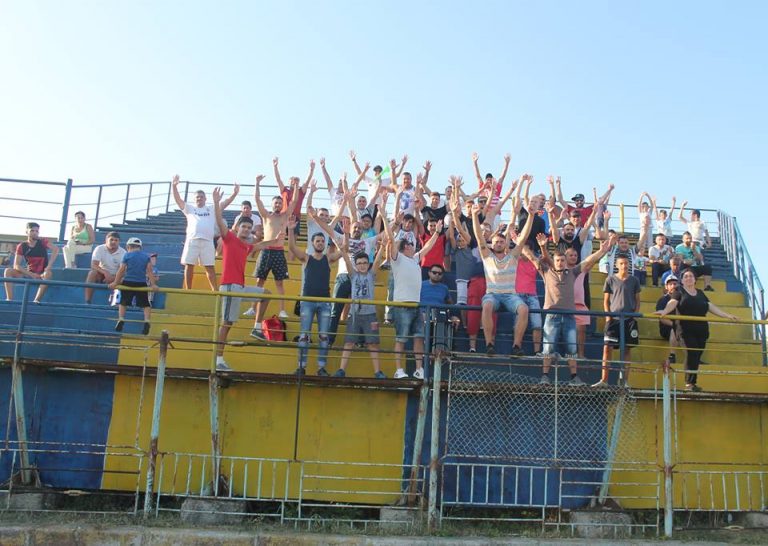 Spectacol total pregătit de galeriile morenare! Peluza Marian Pârșe și Peluza Sud vor fi trup și suflet alături de Flacăra în duelul cu Petrolul din Cupă. “Va fi show”