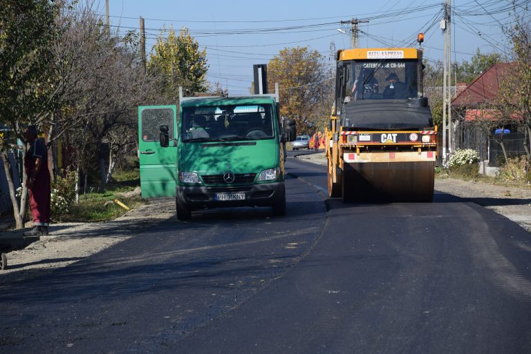 Asfaltări pe două drumuri județene dâmbovițene