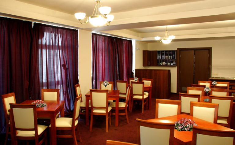 TÂRGOVIŞTE: Evenimente de vis la restaurantul King