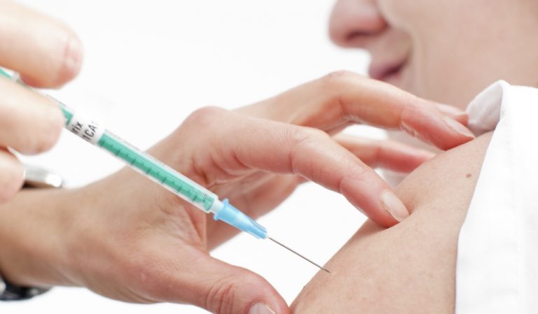 Când ajung dozele de vaccin antigripal în județe