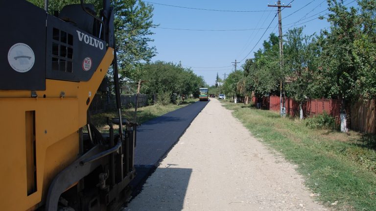 DÂMBOVIŢA: Încă două drumuri judeţene vor fi modernizate