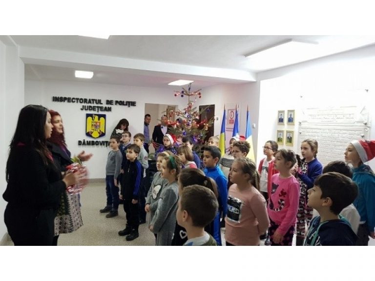 Poliţiştii dâmboviţeni, colindaţi