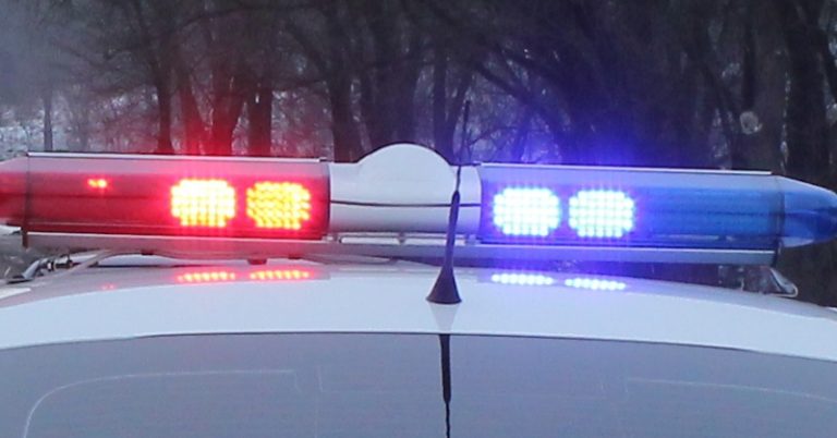 Poliţiştii din Moreni au descins la casa unui tânăr. Acesta a comis şase infracţiuni