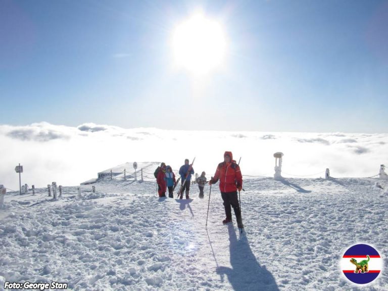 Montaniarzii dâmboviţeni au cucerit vârful Sněžka din Cehia
