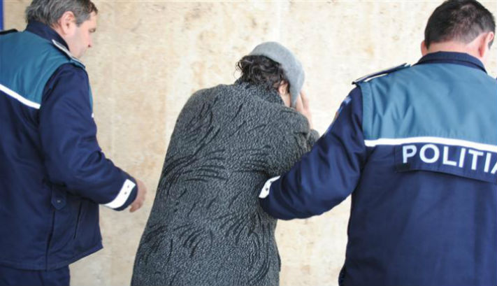 MORENI: Femeie arestată pentru furt