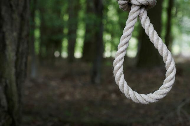 DÂMBOVIŢA: Adolescent găsit spânzurat