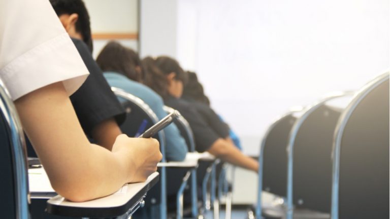 Încep probele scrise la Bacalaureat. Peste 130.000 de candidați din toate promoțiile s-au înscris la examen