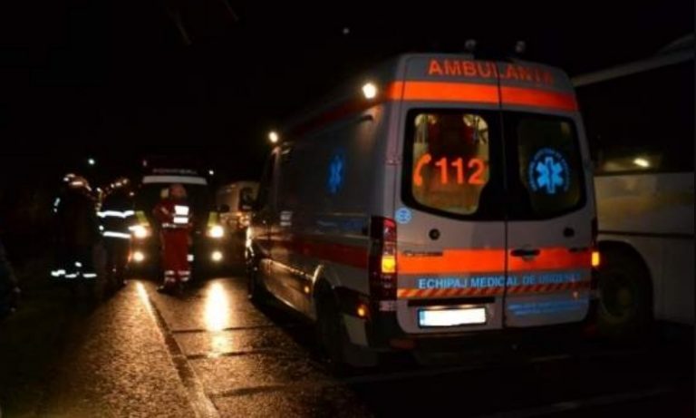 O femeie a născut pe stradă după ce un taximetrist a refuzat să o ducă la spital. Au urmat clipe de groază