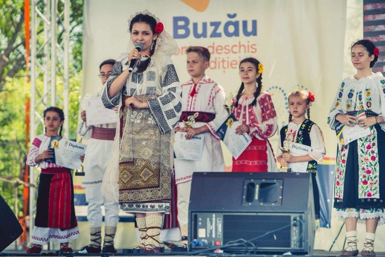 O târgovișteancă pe locul I la Festivalul Naţional ”Benone Sinulescu”. A impresionat juriul printr-o “interpretare sensibilă”