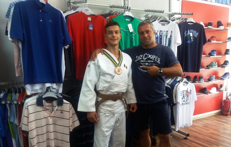 Sport Top, din nou alături de cei mai reprezentativi sportivi din Dâmbovița! De această dată a fost premiat judoka Andrei Moga