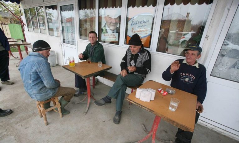 S-a terminat! Asistaţii sociali sunt obligaţi să muncească!