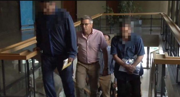 Doi șoferi români, condamnați la aproape 10 ani de închisoare în Germania. Aceștia au fost duși la tribunal cu lanţuri la picioare