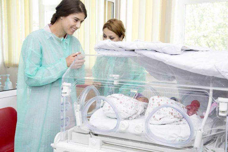 Impresionată de lupta pentru viață, Sorana Cîrstea a făcut o donaţie Maternităţii Târgovişte, vitală pentru salvarea nou-născuților