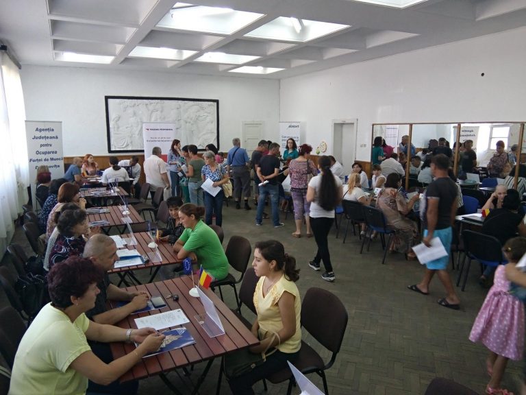 Câte persoane şi-au găsit un loc de muncă după bursa de la Moreni