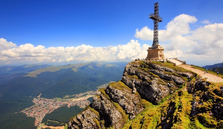90 de ani de la inaugurarea Crucii Eroilor Neamului, monument românesc aflat în Cartea Recordurilor