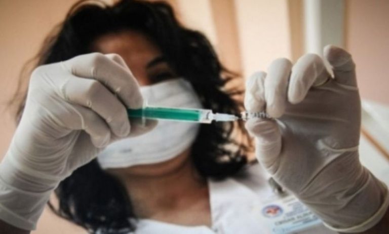 Au sosit primele doze de vaccin antigripal în Dâmbovița. Ce persoane au prioritate la vaccinare gratuită