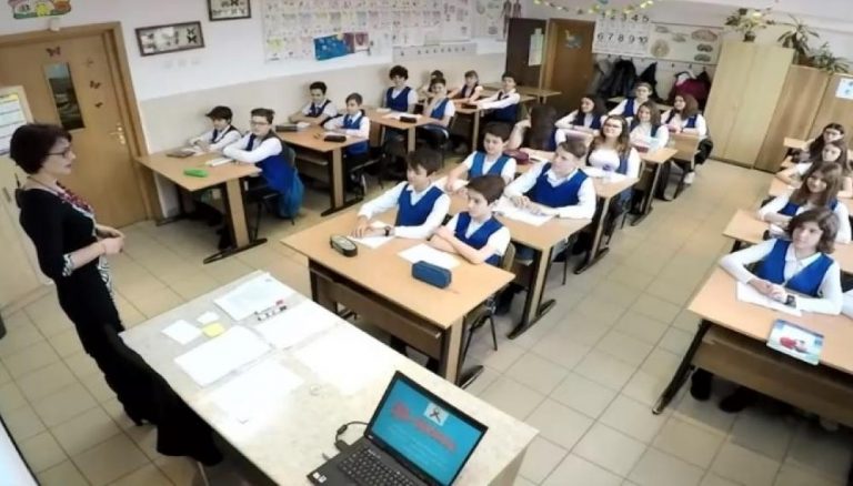 4500 de școli vor beneficia de internet wi-fi, cu prioritate cele gimnaziale