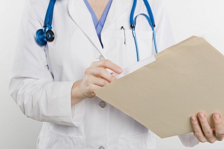 Premieră în spitalele de stat: Chestionarul de feedback al pacientului, măsură a Ministerului Sănătății, binevenită după recentele scandaluri legate de diverși medici