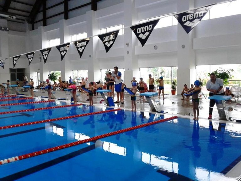 TÂRGOVIŞTE: Învaţă să înoţi cu Aqua Valahia Târgovişte