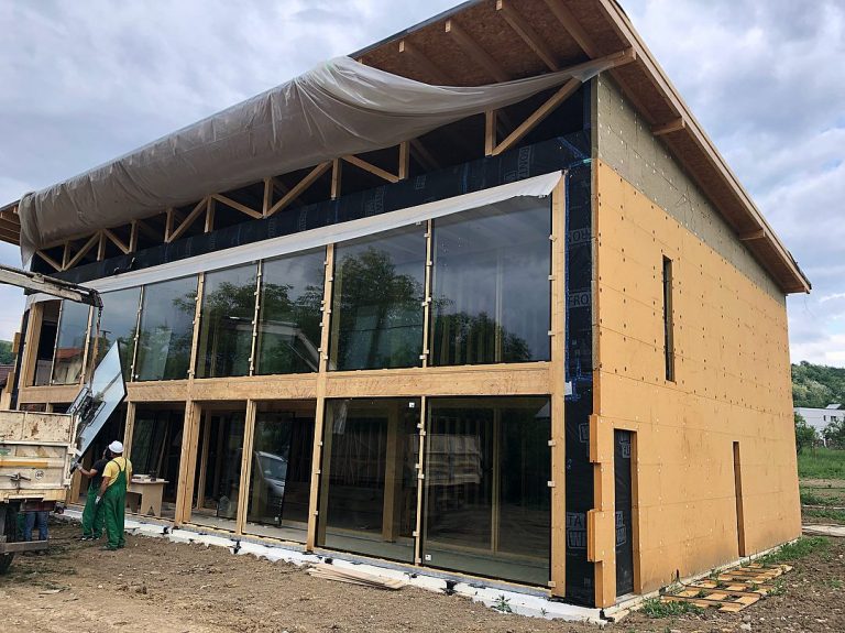Casa ”deșteaptă”, produsă în România via Moreni, vedetă internaţională