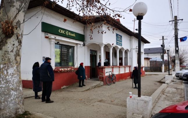 Tentativă de spargere la o primărie din Dâmboviţa. Autorul a distrus o cameră de supraveghere