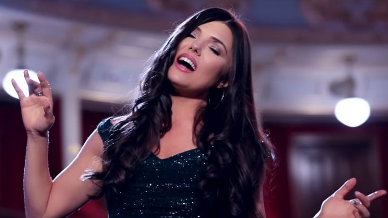 O mare artistă a României va cânta la Pucioasa!