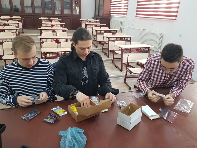 Dâmboviţa, singurul judeţ cu două echipe de robotică în finala concursului CanSat 2019