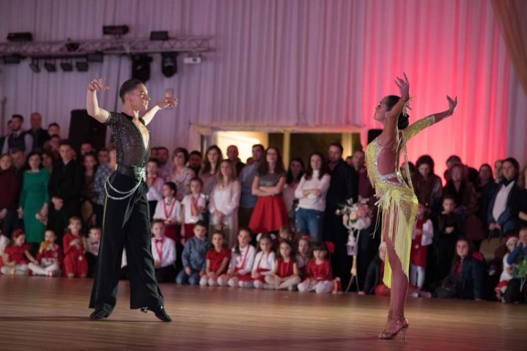 Final de săptămână plin de eleganță și mișcare. Festivalul Internațional de Dans aduce la Găești peste o mie de concurenți din șase țări