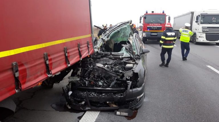Grav accident pe Autostrada A1! Trei persoane au fost rănite