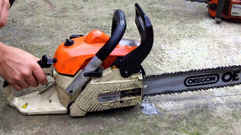 Accident cumplit pentru un tânăr din Dâmbovița! A fost transportat de urgență la spital după ce s-a tăiat cu drujba