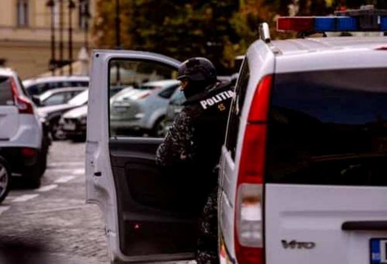 Dosarul unui ”film de groază”, pe masa Tribunalului Dâmbovița. Proxeneți români care acționau la Madrid, trimiși în judecată