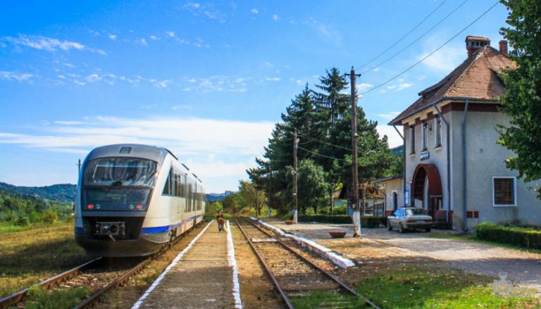 “Opriți izolarea județului Dâmbovița!” Petiție online adresată ministrului Lucian Bode privind continuarea mersului trenurilor pe ruta Târgoviște – Pietroșița și după data de 15 decembrie