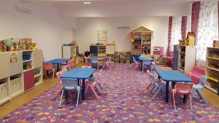 Tur virtual pentru Grădinița nr. 15 din Târgoviște. Recent aici s-a finalizat un amplu proiect de modernizare