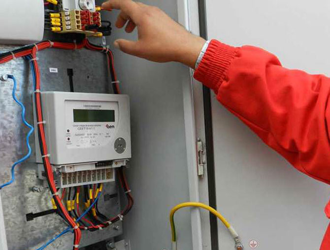 Hoții de curent din Târgoviște s-au ales cu dosare penale