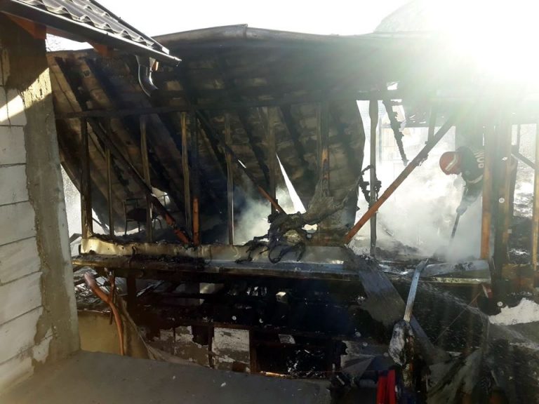 16 incendii la gospodăriile populației într-o săptămână. Recomandările pompierilor dâmbovițeni pentru a se evita astfel de nenorociri