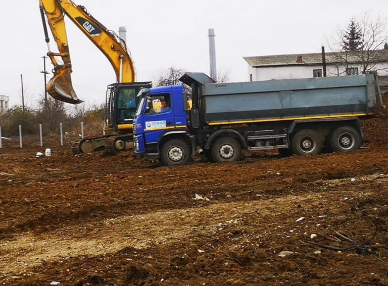 Se lucrează la parcul pe fonduri europene de lângă viitorul mall de la Târgoviște