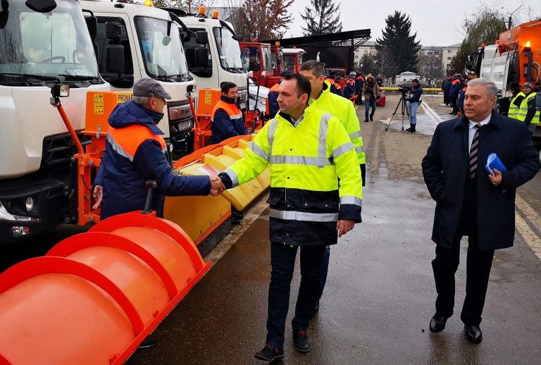 Târgoviștea, pregătită de iarnă. Peste 60 de utilaje și 250 de oameni, gata să se lupte cu zăpada