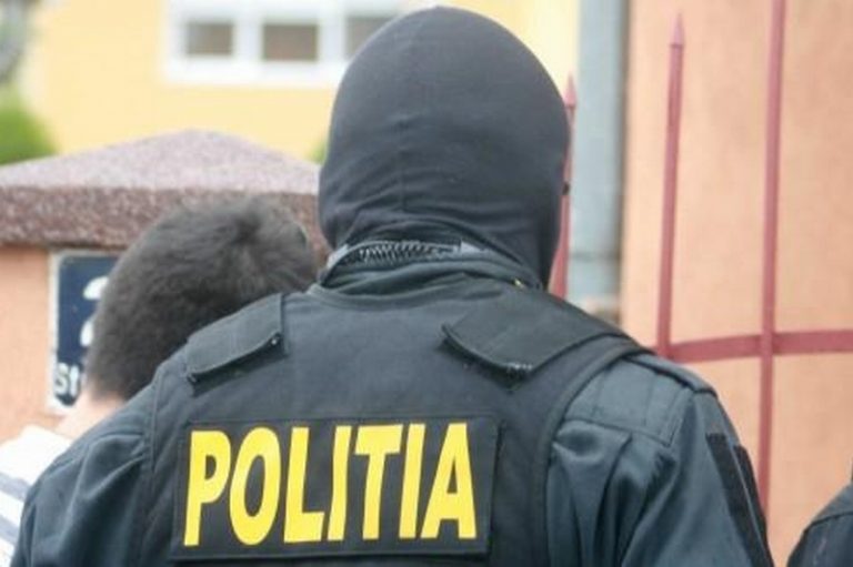 Din ianuarie, polițiștii vor putea intra în orice mod într-o locuință în patru situații deosebite