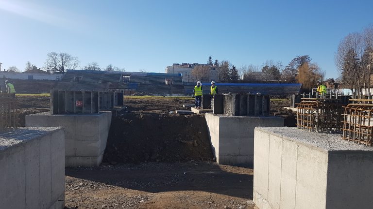 Lucrările de reabilitare și modernizare la stadionul “Eugen Popescu” sunt în plină desfășurare. Cristian Stan: “Vrem să facem lucrurile cât mai repede”